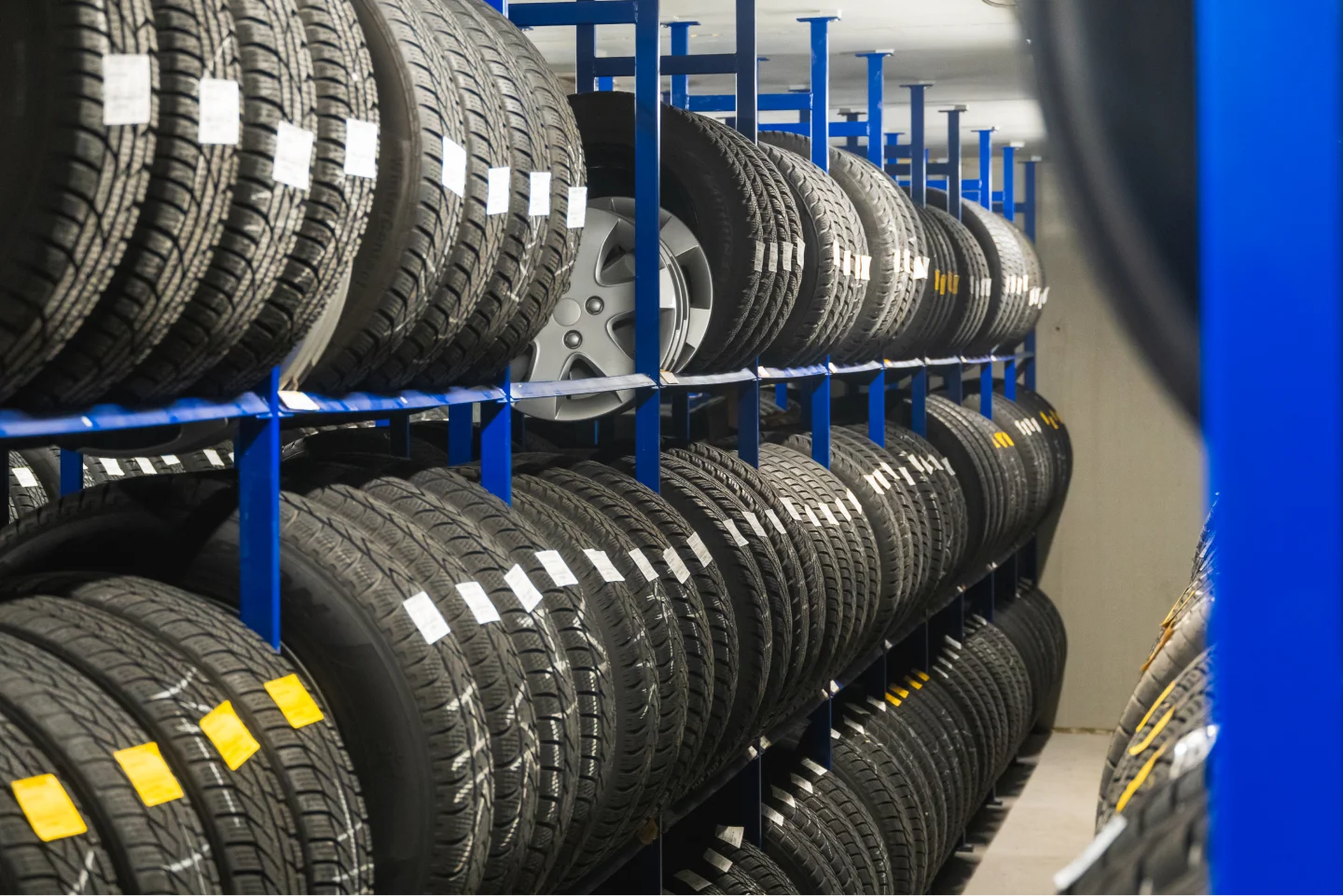 px-garage-perin-reifenhotel-innenansicht-2